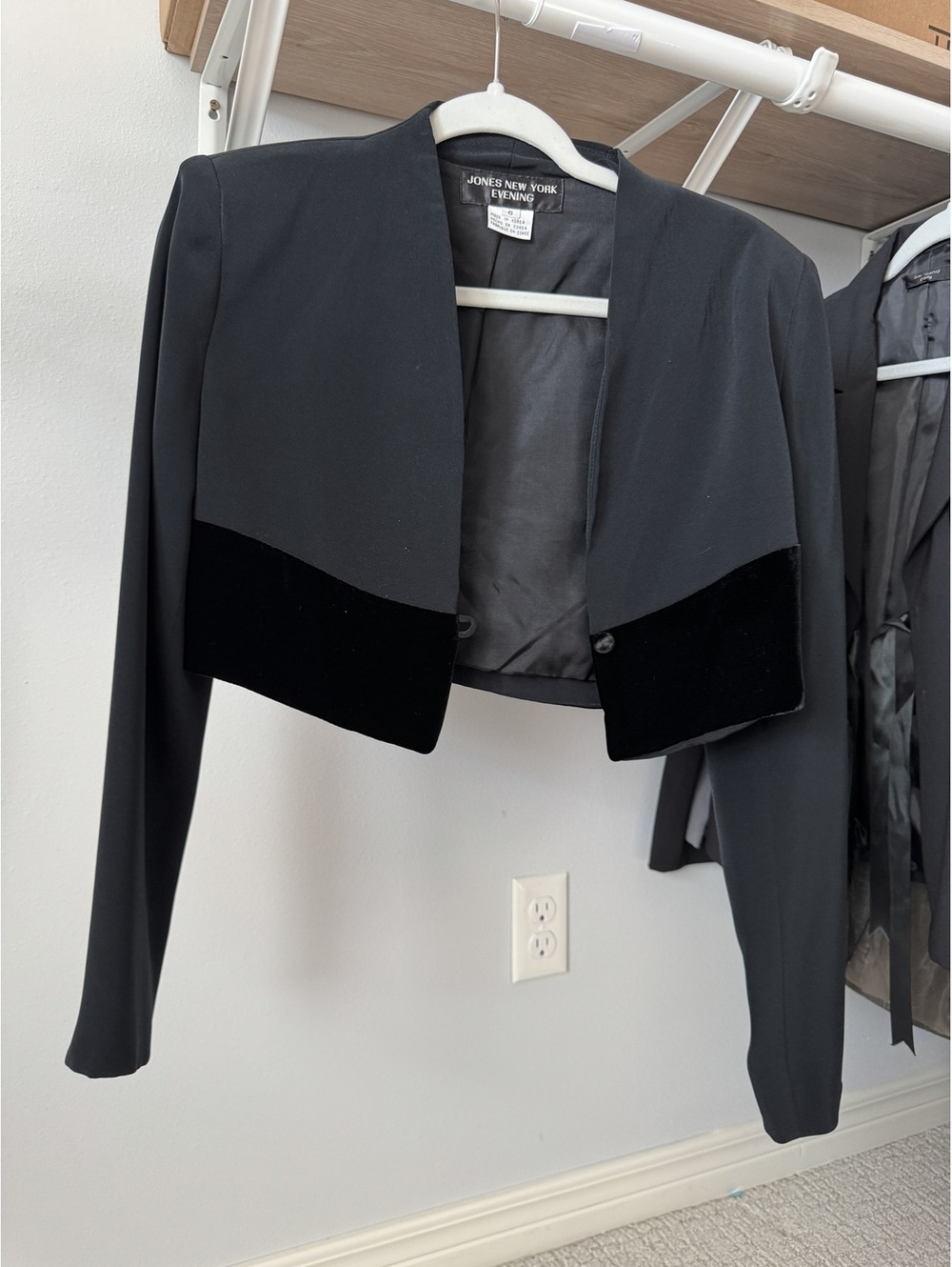 Jones New York Evening cropped blazer